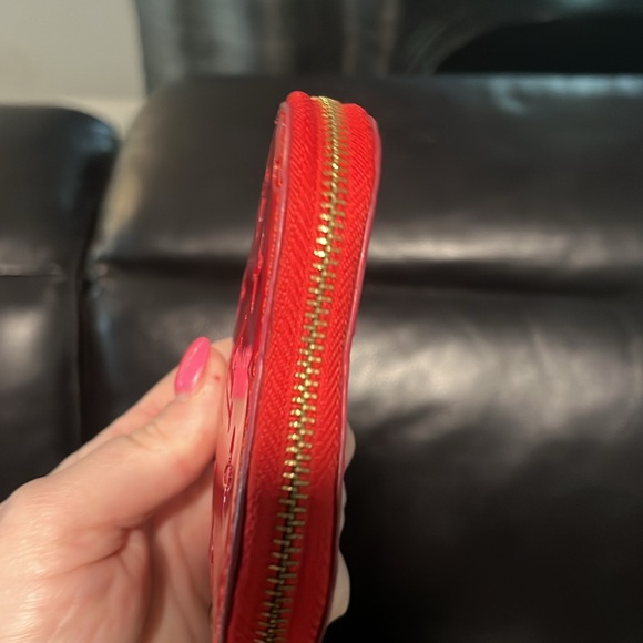 EUC Louis Vuitton Vernis Heart Coin Wallet - Picture 5 of 16